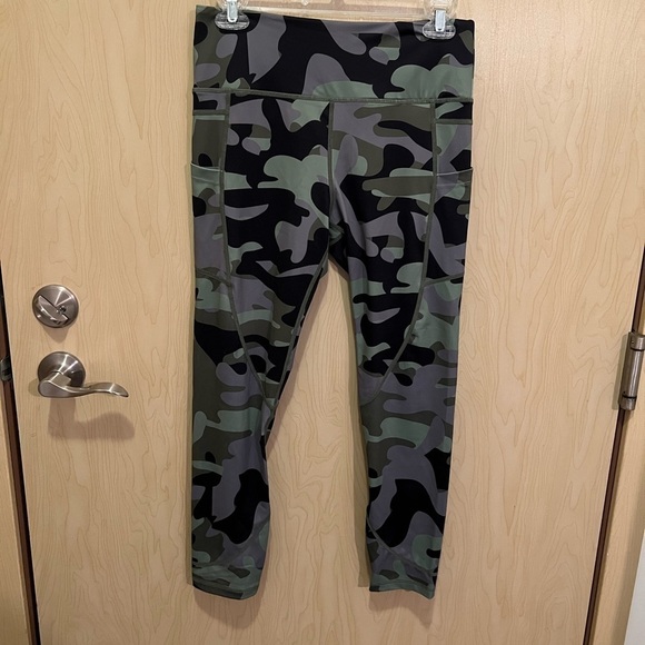 Zyia Camo leggings - Picture 2 of 5